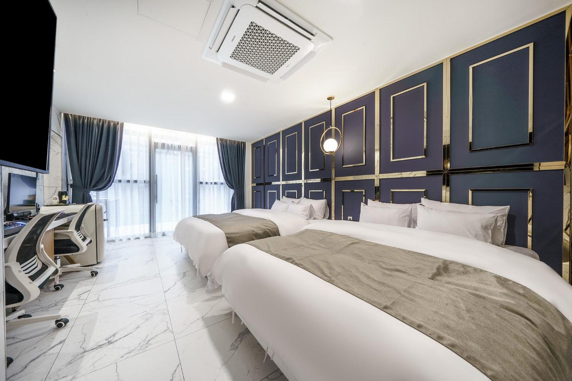 פייונגטק Hotel Maria מראה חיצוני תמונה