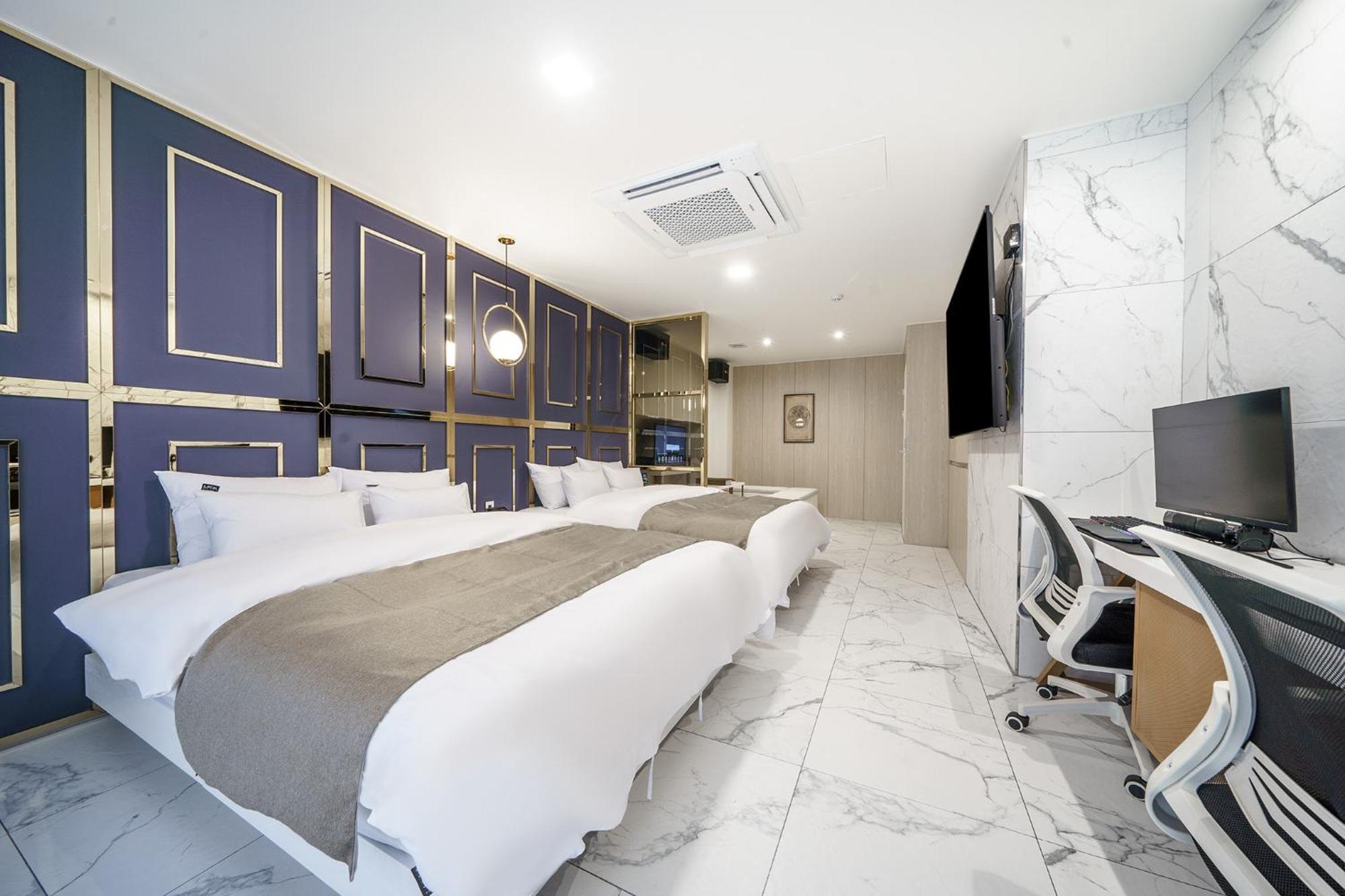פייונגטק Hotel Maria מראה חיצוני תמונה