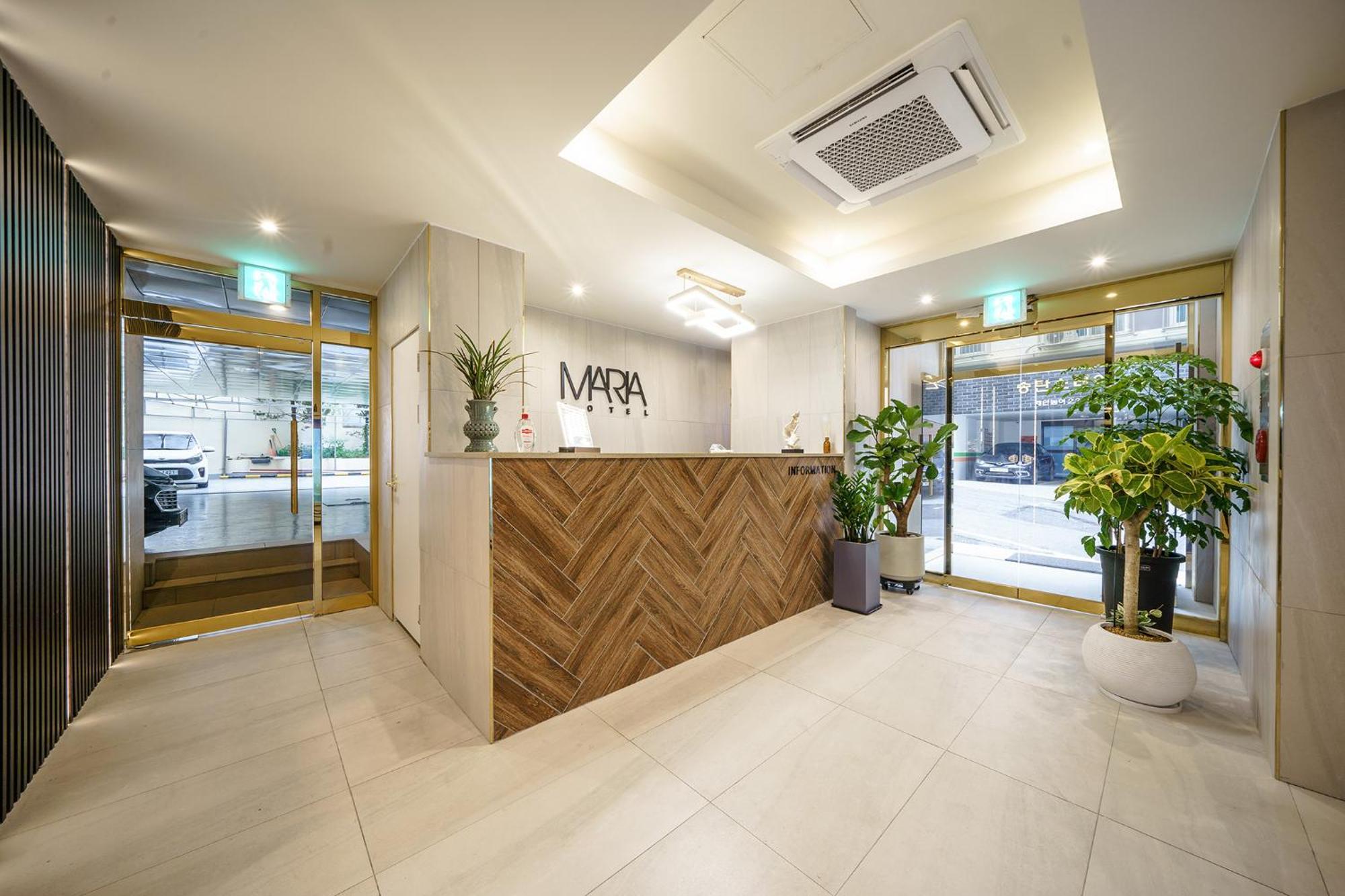 פייונגטק Hotel Maria מראה חיצוני תמונה